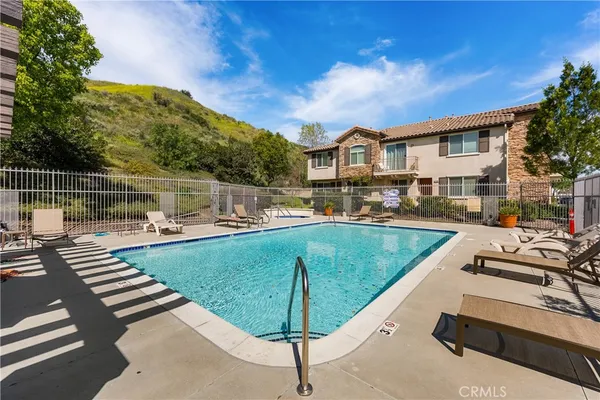 $525,900 | 27968 Avalon Drive, Canyon Country, CA 91351