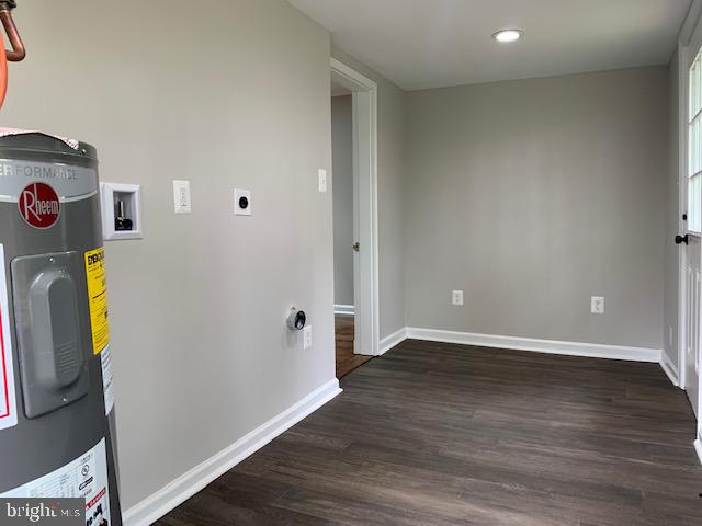 6367 Georgetown Road Broad Run, VA 20137 - Photo 7 of 22 mudroom/laundry room