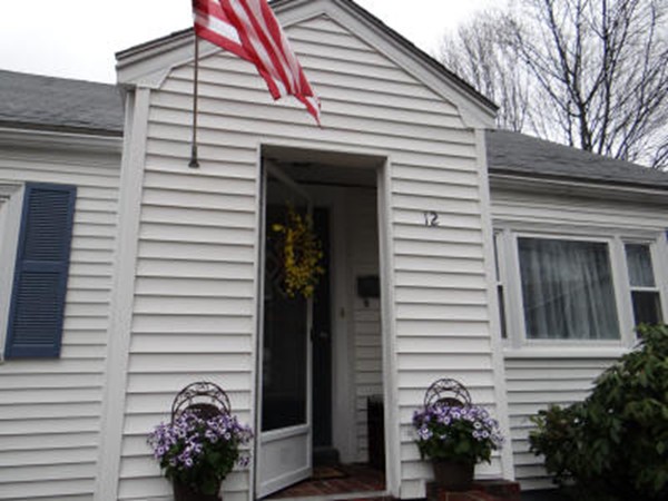 12 Marr Road Saugus, MA 01906 - Photo 3 of 30 Gallery Image 3