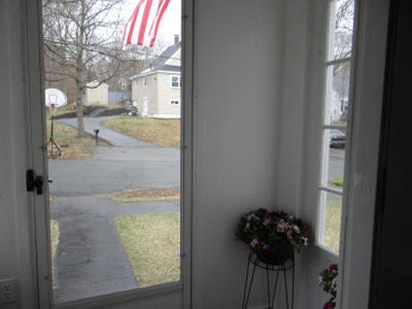 12 Marr Road Saugus, MA 01906 - Photo 4 of 30 Gallery Image 4