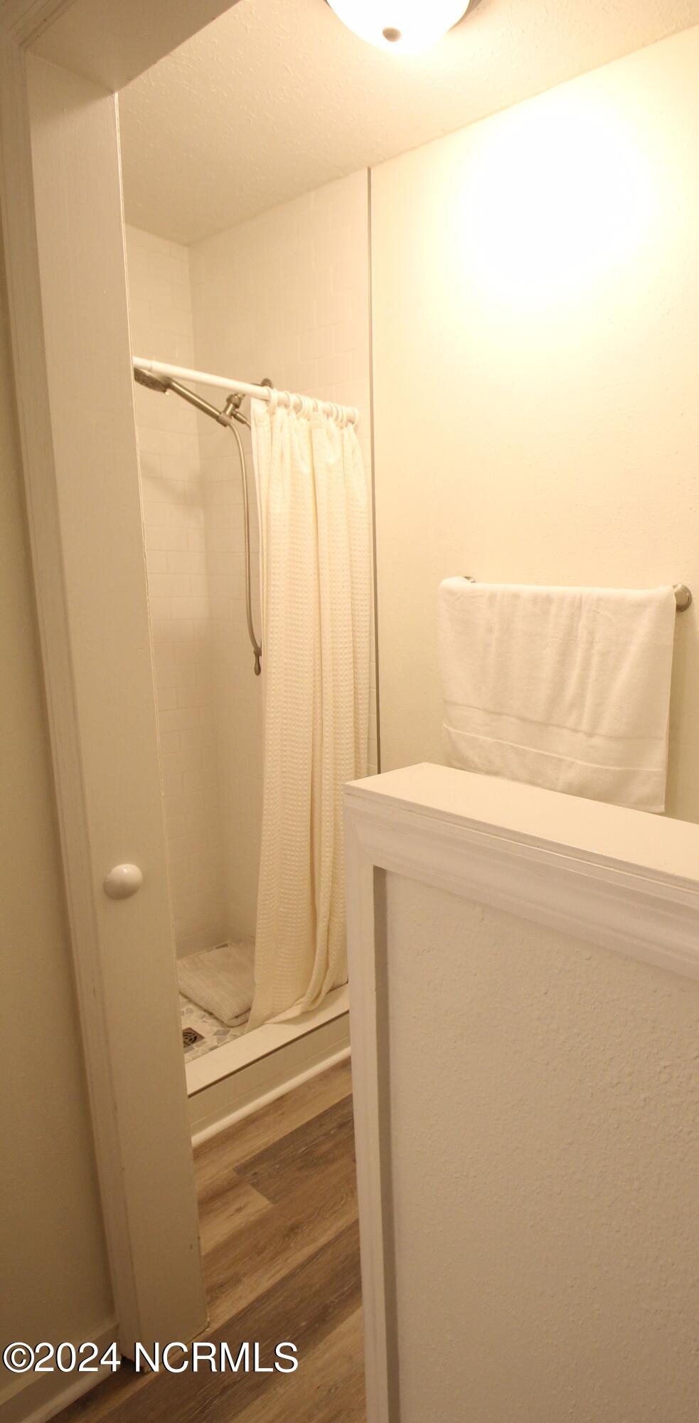 100 Cliff Ridge Road New Bern, NC 28560 - Photo 37 of 51 Walk in shower