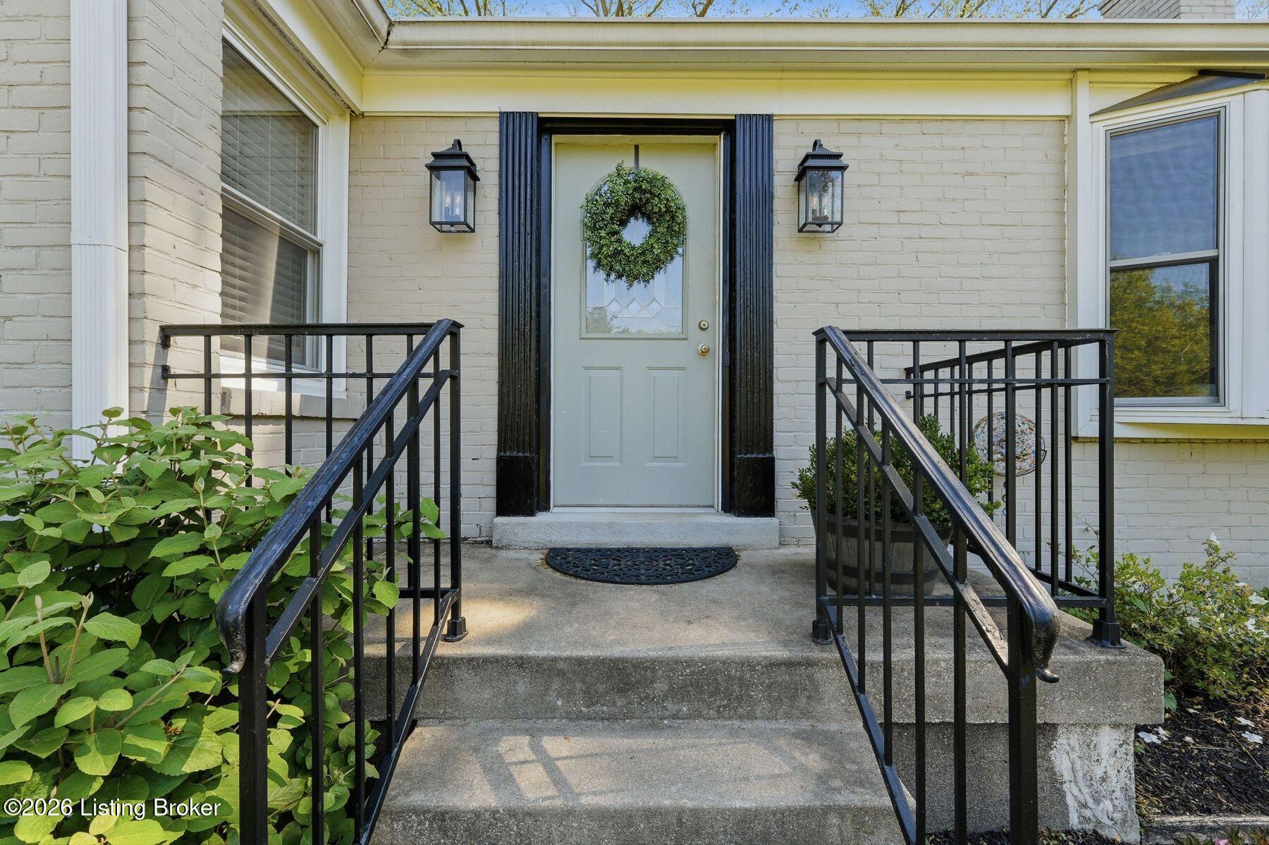 441 Highfield Road Louisville, KY 40207 - Photo 2 of 32 photo_online_002