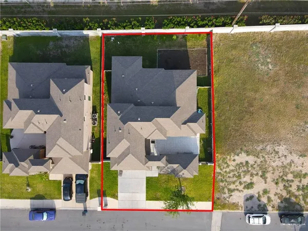 $3,200 | 2410 Colvin Avenue, Edinburg, TX 78539
