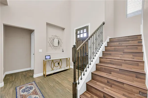 $3,200 | 2410 Colvin Avenue, Edinburg, TX 78539