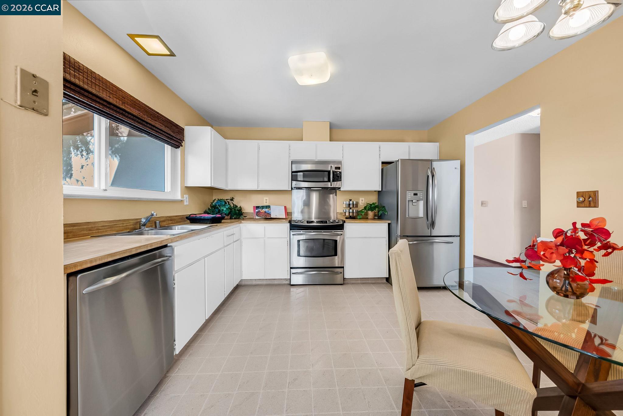 121 Fir Court Hercules, CA 94547 - Photo 15 of 55