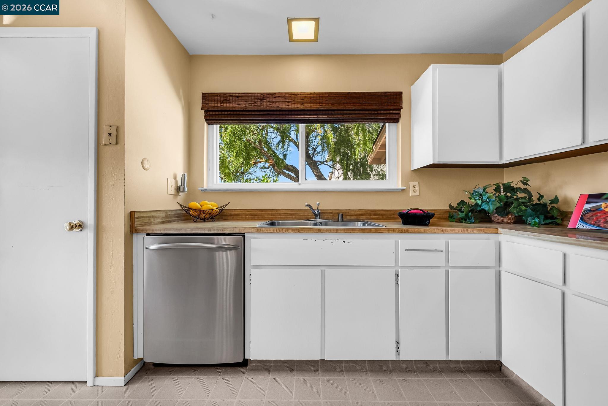 121 Fir Court Hercules, CA 94547 - Photo 18 of 55