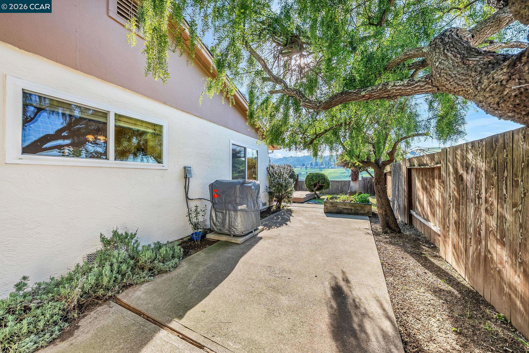 121 Fir Court Hercules, CA 94547 - Photo 39 of 55