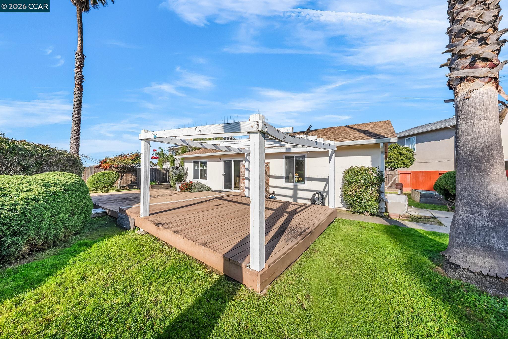 121 Fir Court Hercules, CA 94547 - Photo 41 of 55