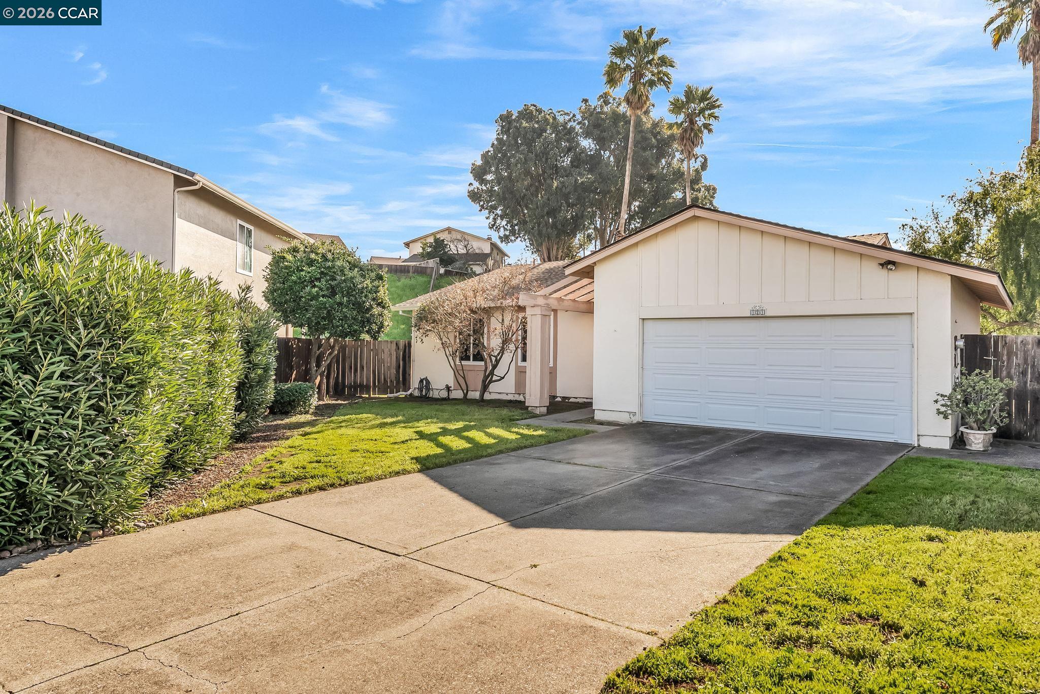 121 Fir Court Hercules, CA 94547 - Photo 5 of 55