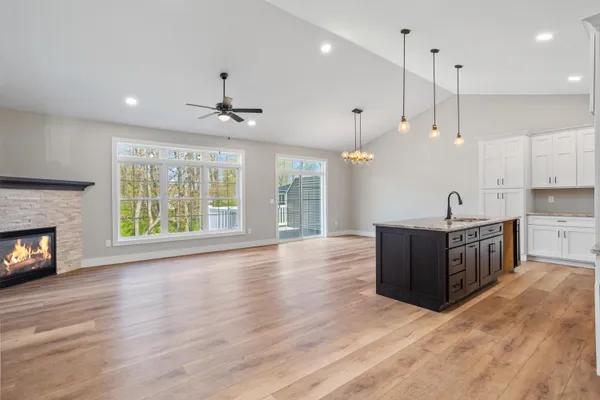 $419,900 | 233 Auseon Court, Hillsdale, MI 49242