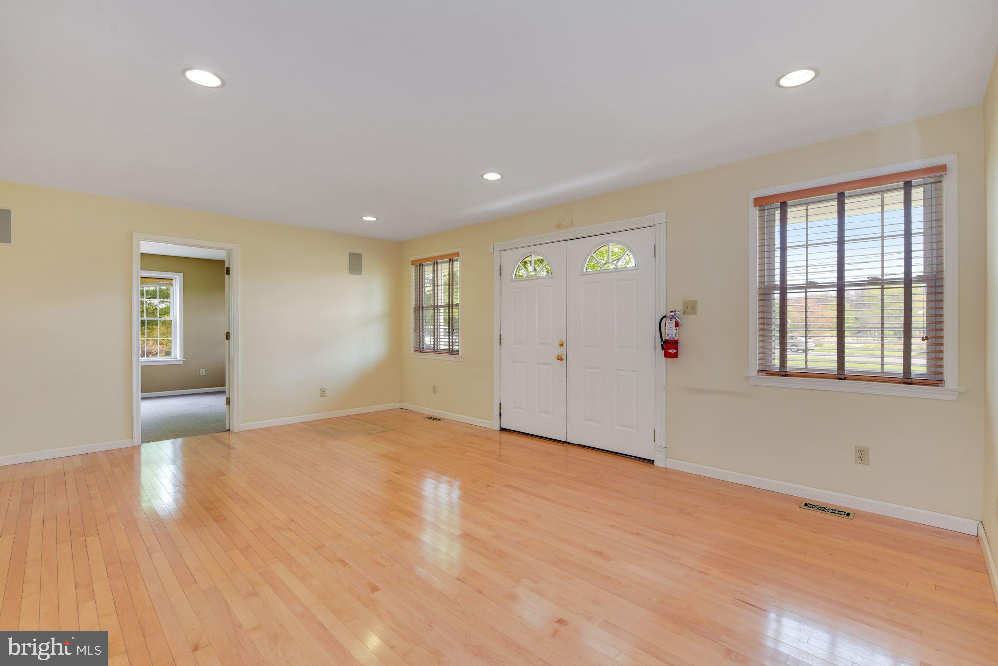 361 Oakshade Road Shamong, NJ 08088 - Photo 4 of 33 Gallery Image 4