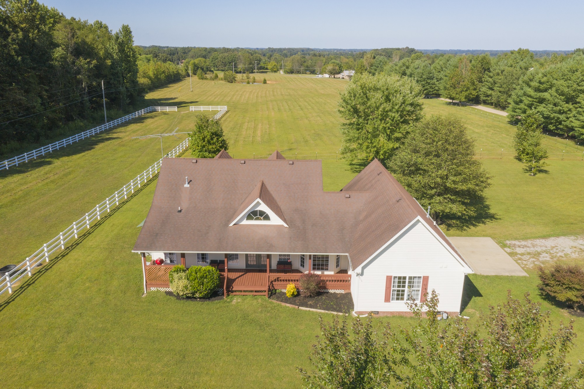 363 Blue Door Road Portland, TN 37148 - Photo 1 of 47 Gallery Image 1