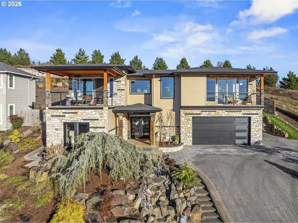 $899,900 | 257 Curtis Drive, Longview, WA 98632