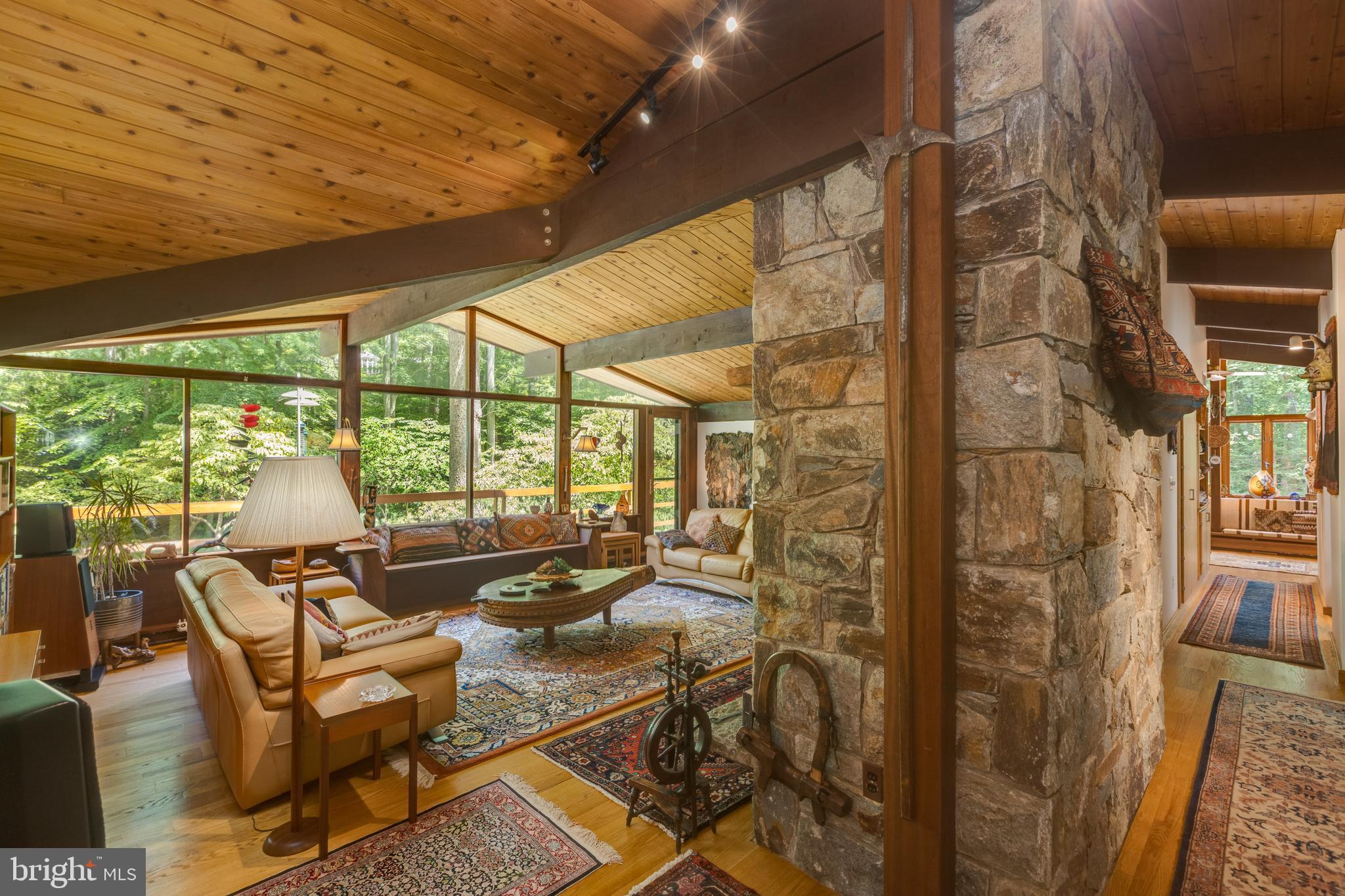 9520 Sagamore Spring Road Great Falls, VA 22066 - Photo 12 of 106 Attention to Detail with Every Glance