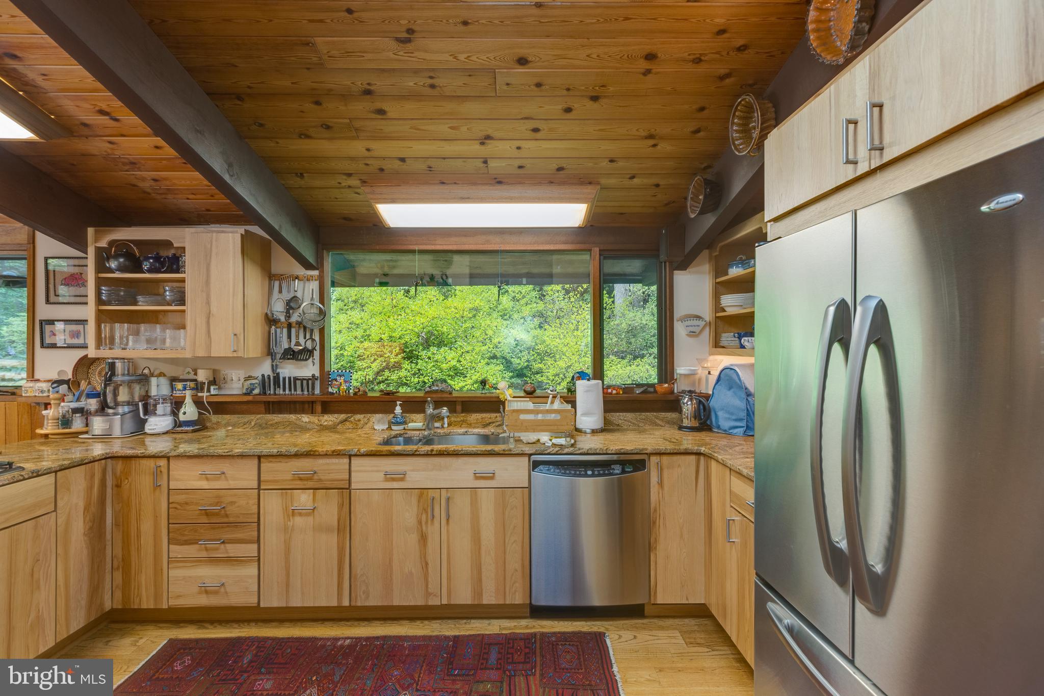 9520 Sagamore Spring Road Great Falls, VA 22066 - Photo 37 of 106 Matching Stainless Steel Appliances