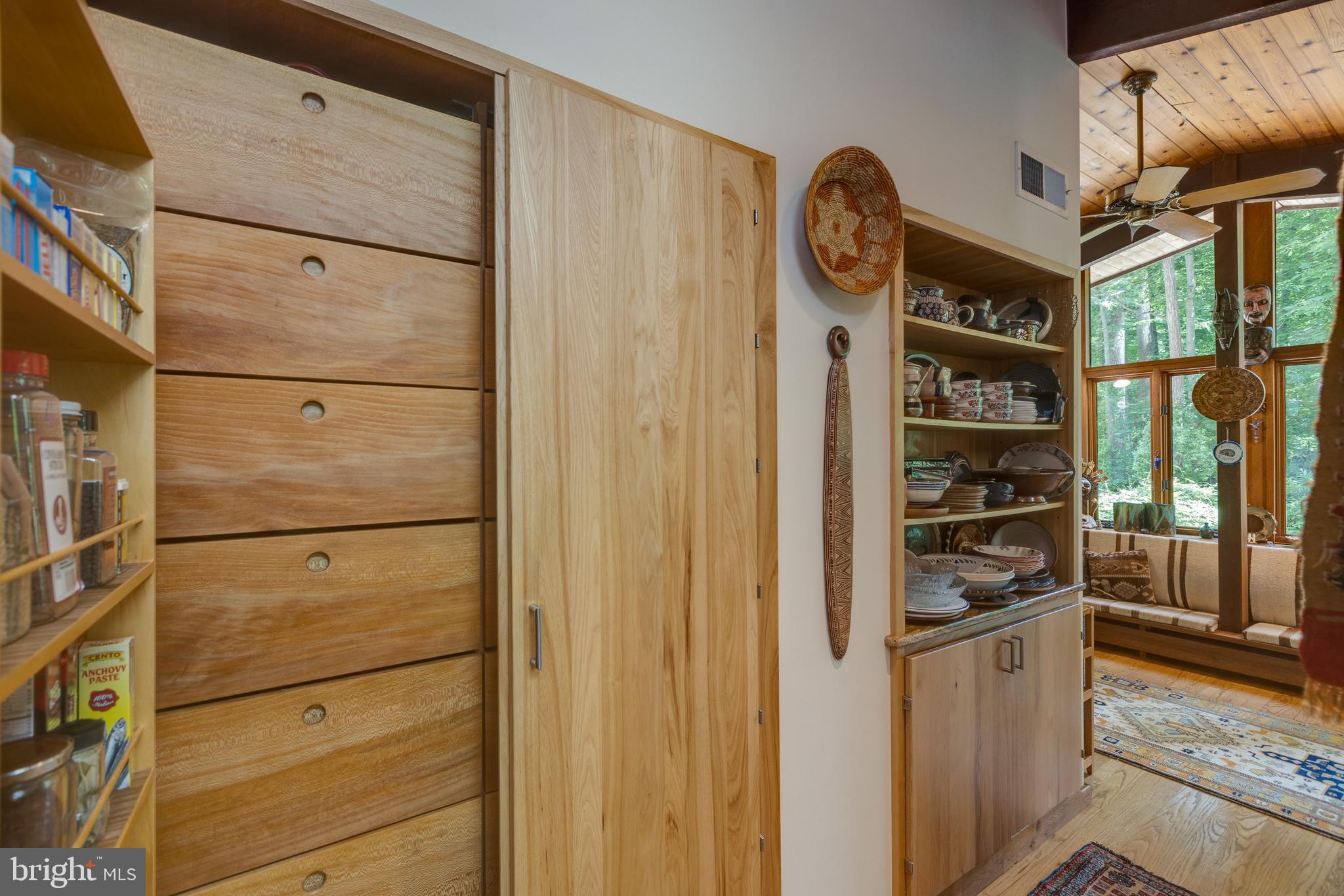 9520 Sagamore Spring Road Great Falls, VA 22066 - Photo 41 of 106 Tucked in nicely/secure storage