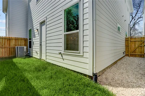 a view of a back yard of the house