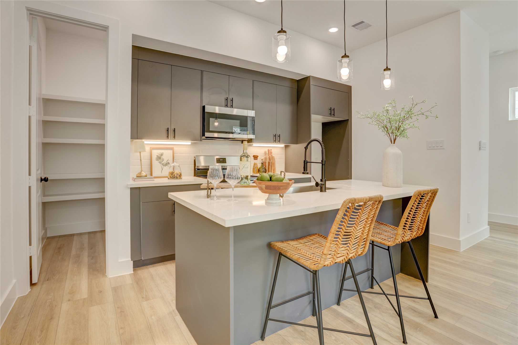 9604 Burden Street Houston, TX 77093 - Photo 3 of 28 Island kitchen with walkin pantry.