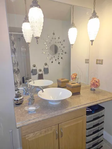 $454,900 | 8103 Gladys Lane, Palos Hills, IL 60465