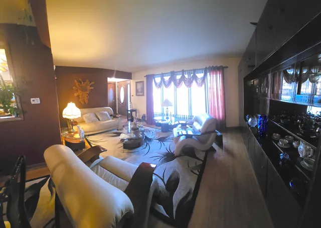 $454,900 | 8103 Gladys Lane, Palos Hills, IL 60465