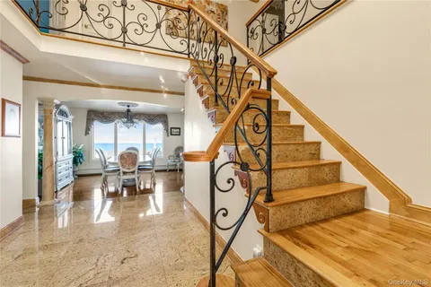 a view of entryway with livingroom and furniture