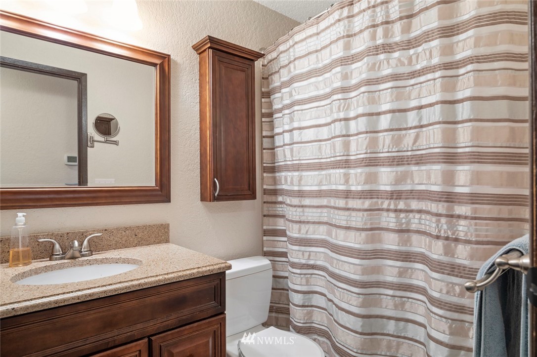 9809 Northeast 204th Place Bothell, WA 98011 - Photo 13 of 24