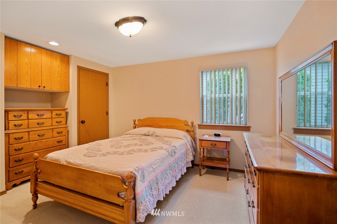 9809 Northeast 204th Place Bothell, WA 98011 - Photo 19 of 24