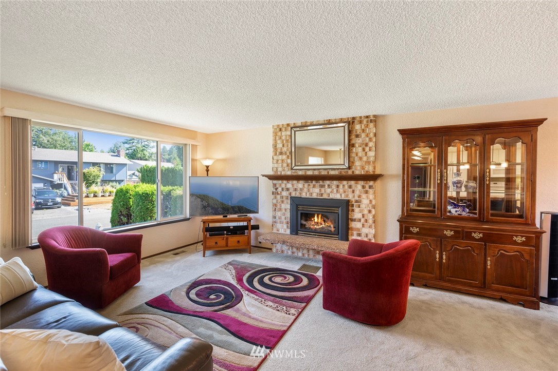 9809 Northeast 204th Place Bothell, WA 98011 - Photo 3 of 24