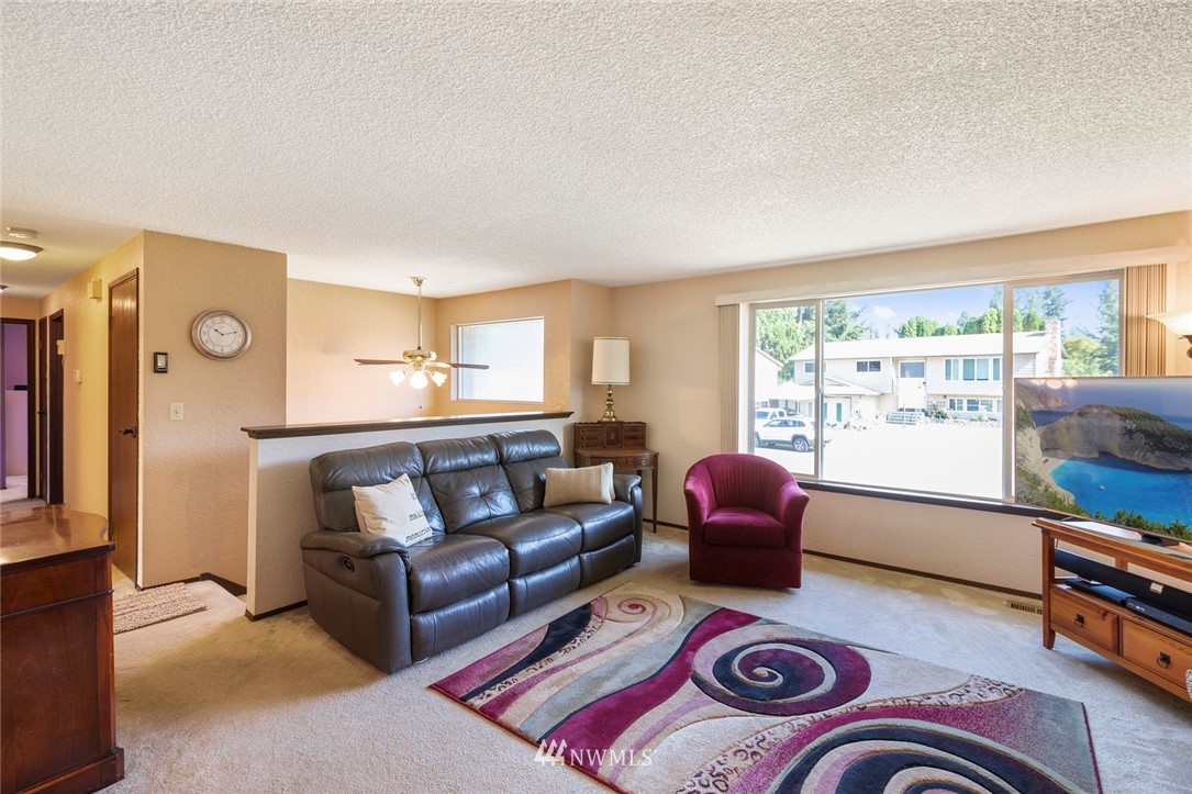 9809 Northeast 204th Place Bothell, WA 98011 - Photo 4 of 24