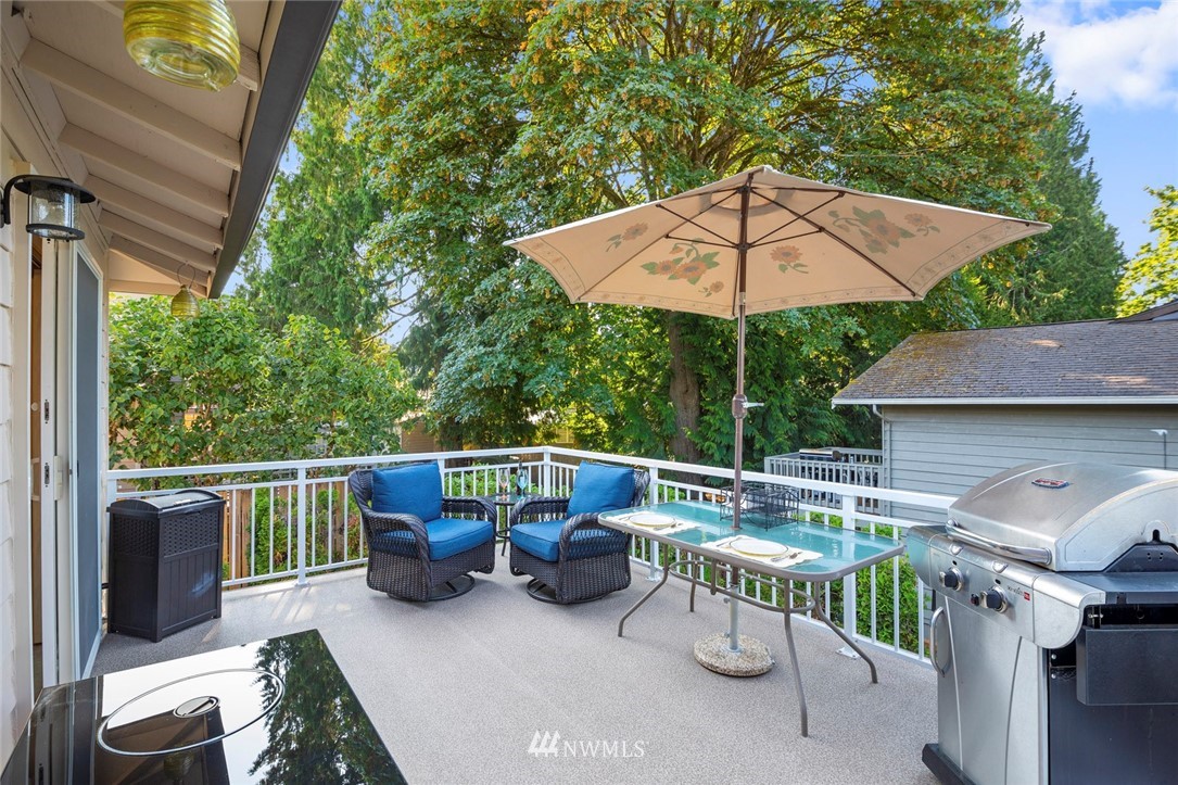 9809 Northeast 204th Place Bothell, WA 98011 - Photo 8 of 24