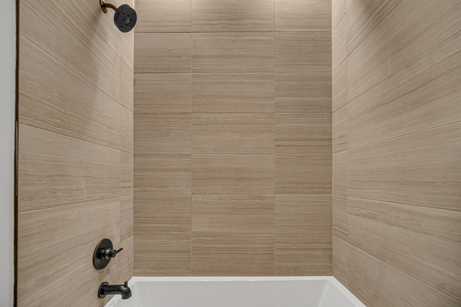 4559 South Michigan Avenue, Unit 2S Chicago, IL 60653 - Photo 11 of 26 a bathroom with a shower