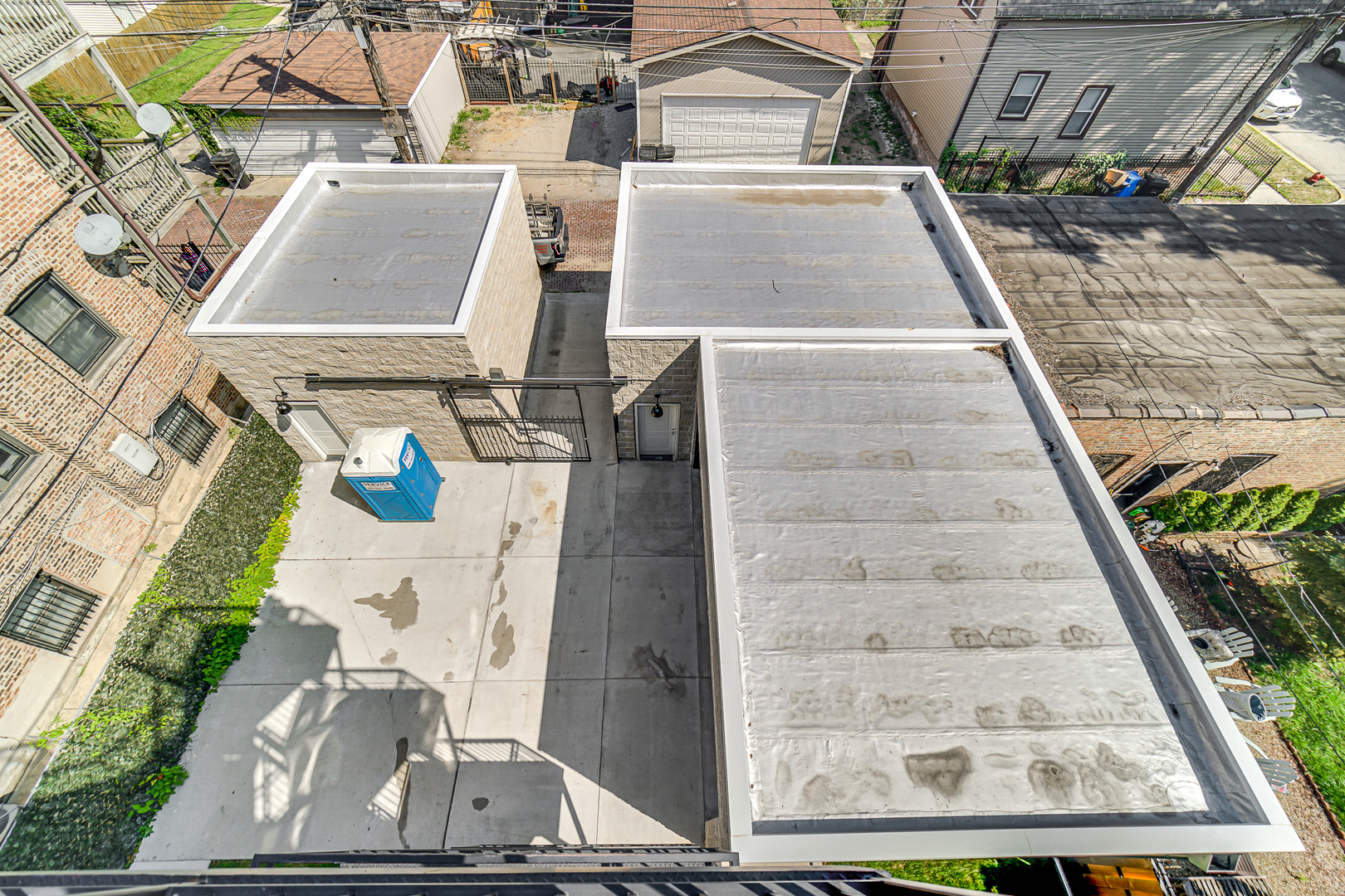 4559 South Michigan Avenue, Unit 2S Chicago, IL 60653 - Photo 26 of 26 aerial view of a large building with many windows