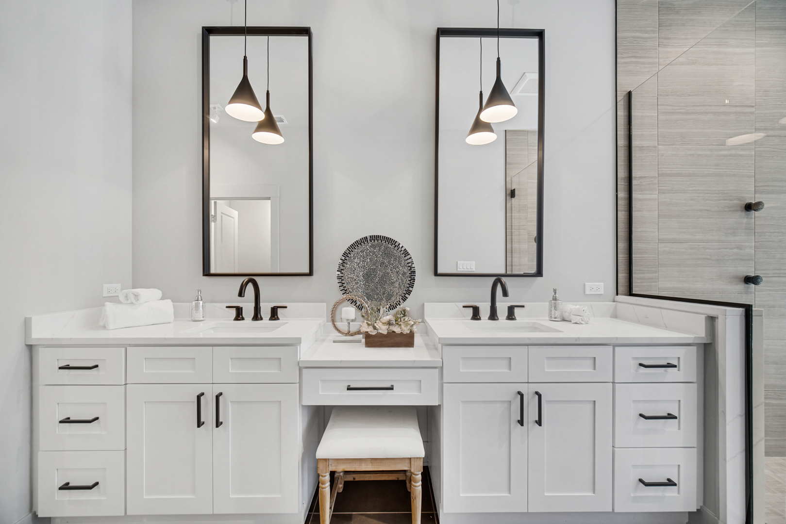 4559 South Michigan Avenue, Unit 2S Chicago, IL 60653 - Photo 3 of 26 a bathroom with a double vanity sink mirror and