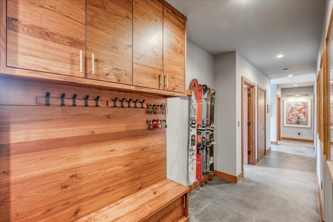 421 Z Road Silverthorne, CO 80498 - Photo 35 of 47 a view of a gallery with window