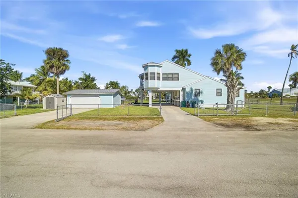 $779,000 | 407 Copeland Avenue, Everglades City, FL 34139