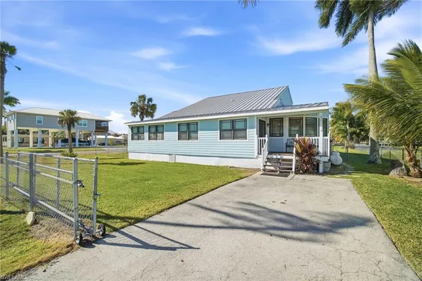 $779,000 | 407 Copeland Avenue, Everglades City, FL 34139
