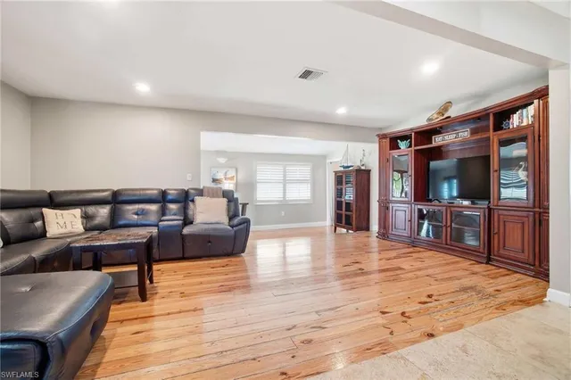 $899,000 | 407 Copeland Avenue, Everglades City, FL 34139