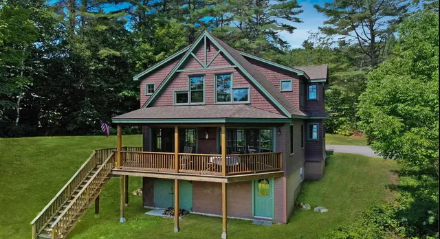 $1,799,000 | 760 Pleasant Street, New London, NH 03257