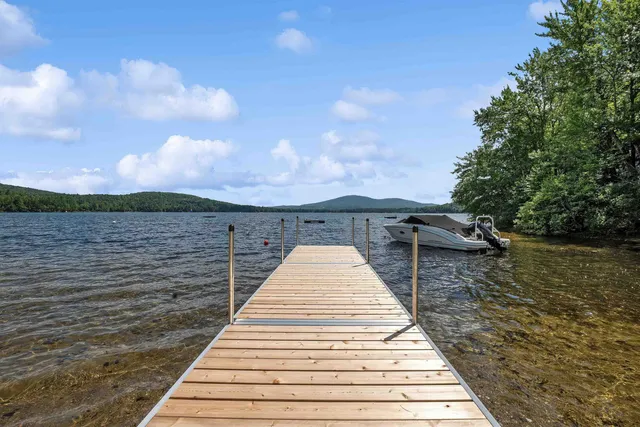 $1,799,000 | 760 Pleasant Street, New London, NH 03257