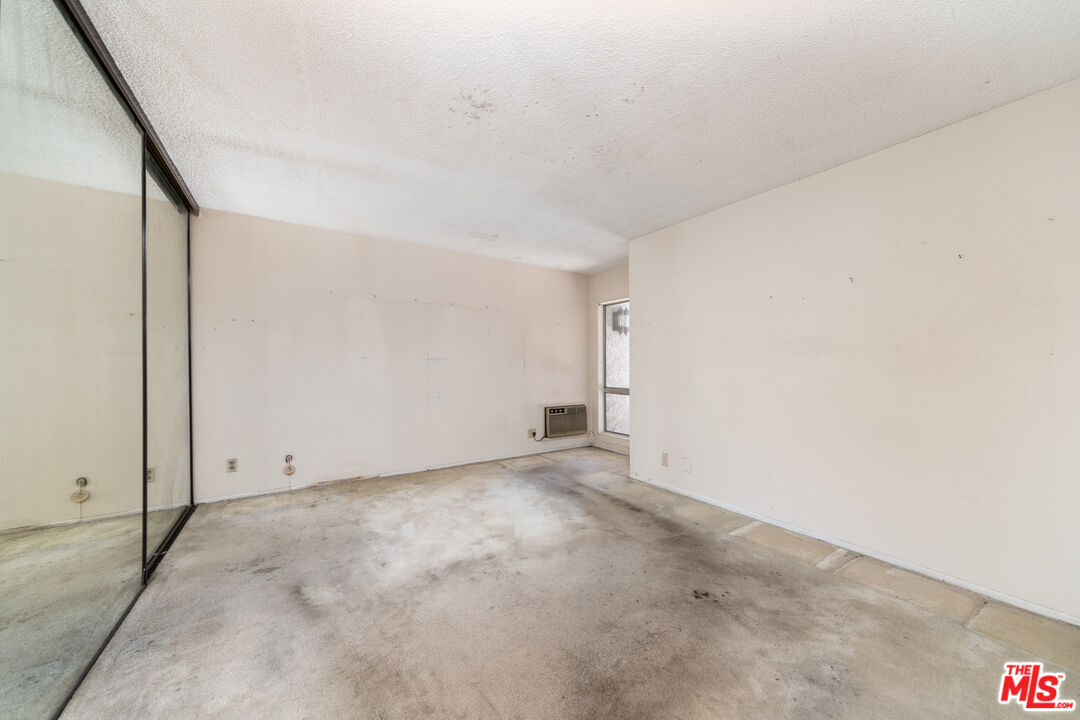 355 South Los Robles Avenue, Unit 108 Pasadena, CA 91101 - Photo 14 of 28 a view of an empty room