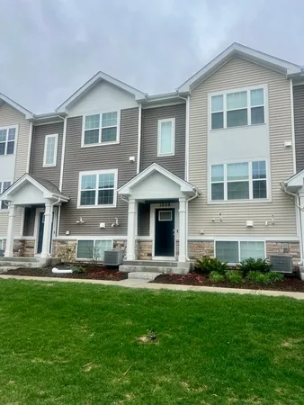 $2,400 | 1059 Briar Gln Court, Hampshire, IL 60140