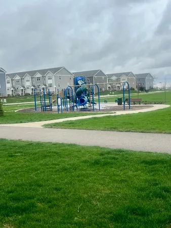 $2,400 | 1059 Briar Gln Court, Hampshire, IL 60140