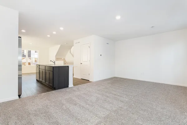 $2,400 | 1059 Briar Gln Court, Hampshire, IL 60140