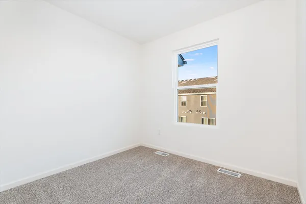 $2,400 | 1059 Briar Gln Court, Hampshire, IL 60140