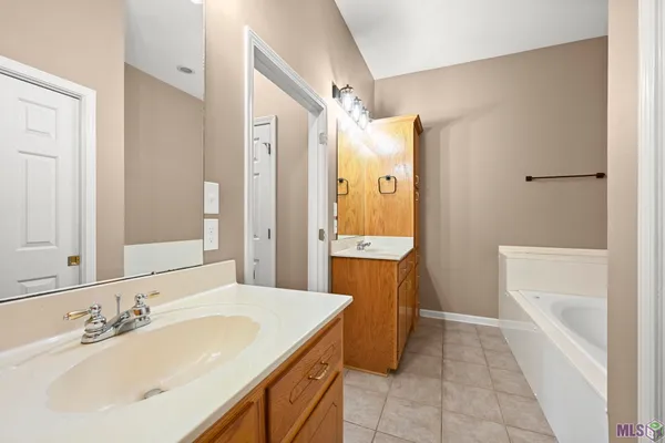 $289,900 | 37700 Walker North Road, Walker, LA 70785
