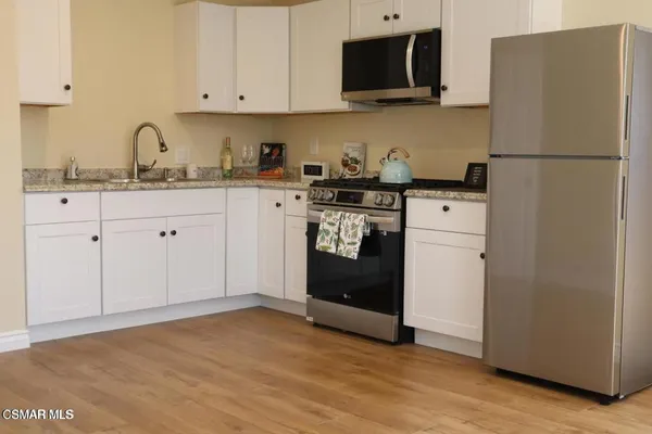 $1,590 | 19155 Sylvan Street, Unit 19153, Reseda, CA 91335