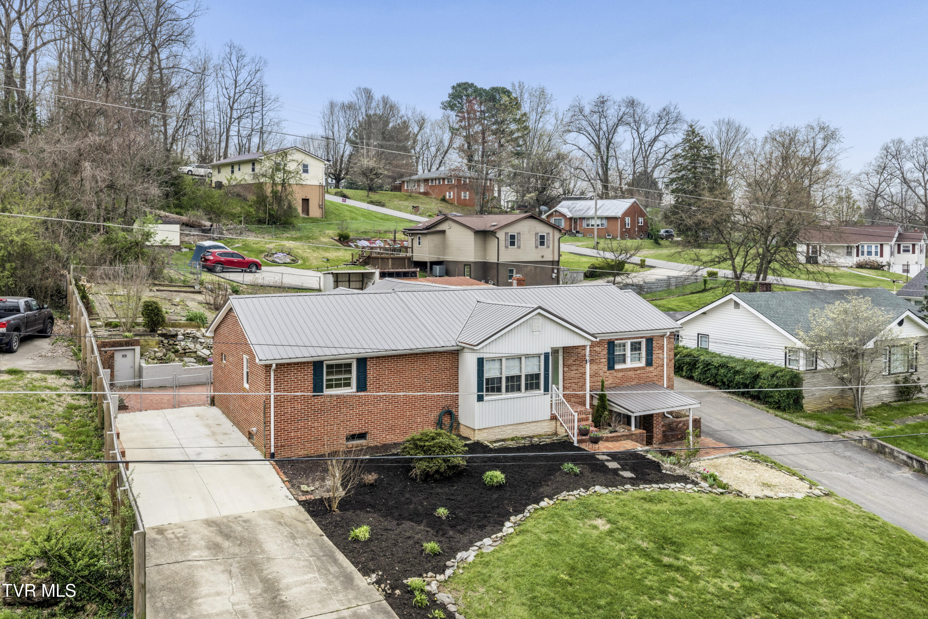 1208 Robinhood Road Greeneville, TN 37745 - Photo 4 of 63 RobinHood-Exteriors-aerials-26