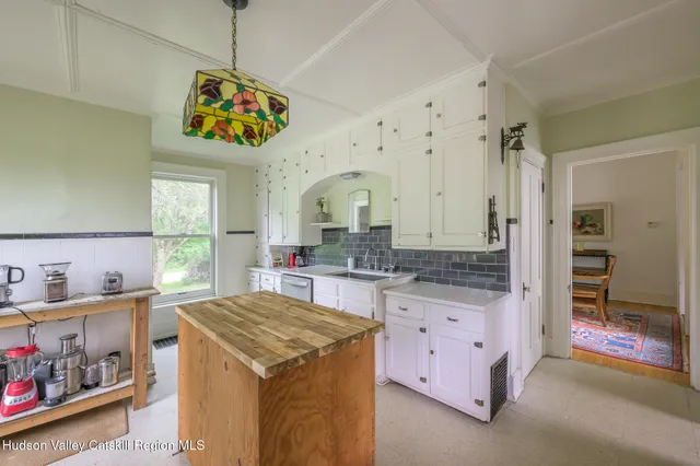 $635,000 | 19 Lovers Lane, New Lebanon, NY 12125