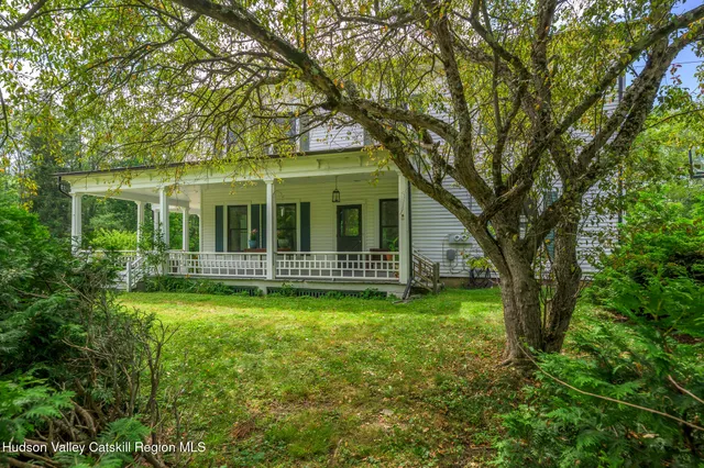 $635,000 | 19 Lovers Lane, New Lebanon, NY 12125