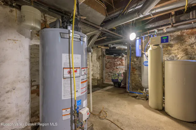 $635,000 | 19 Lovers Lane, New Lebanon, NY 12125